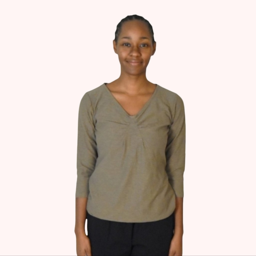 🍅Minimalist V-Neck Gathered Front 3/4 Sleeve Vneck Size Small By CutLoose